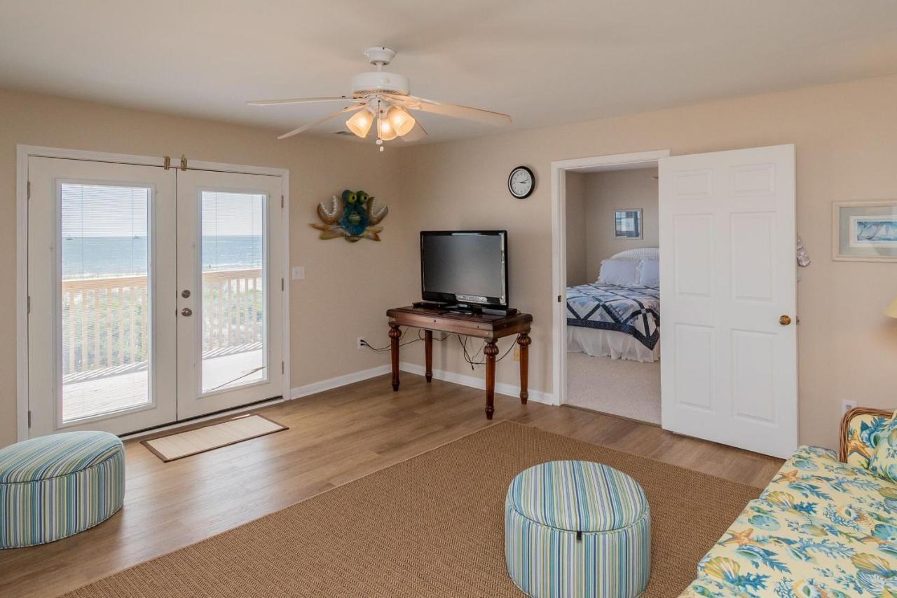 Katie Lou'S Place By Oak Island Accommodations Caswell Beach Екстериор снимка