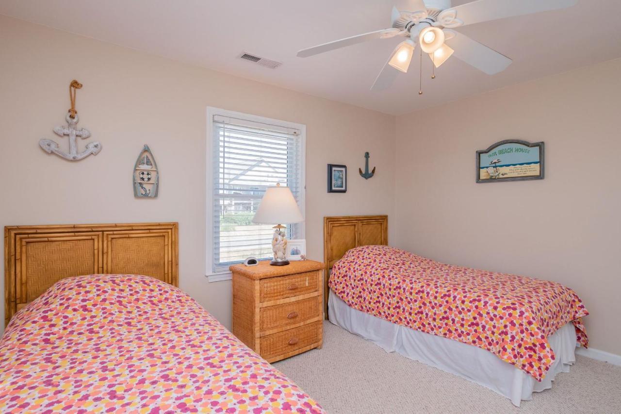 Katie Lou'S Place By Oak Island Accommodations Caswell Beach Екстериор снимка